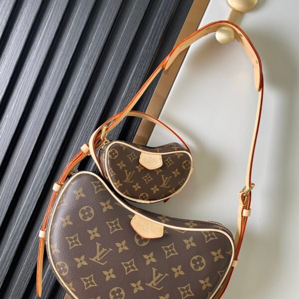 LOUIS VUITTON  M46828