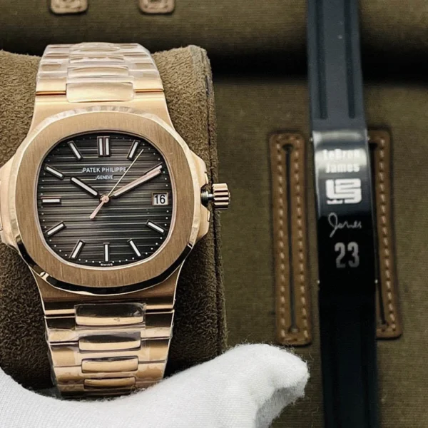 Patek Philippe Sports Watch Size: 40*9.0mm