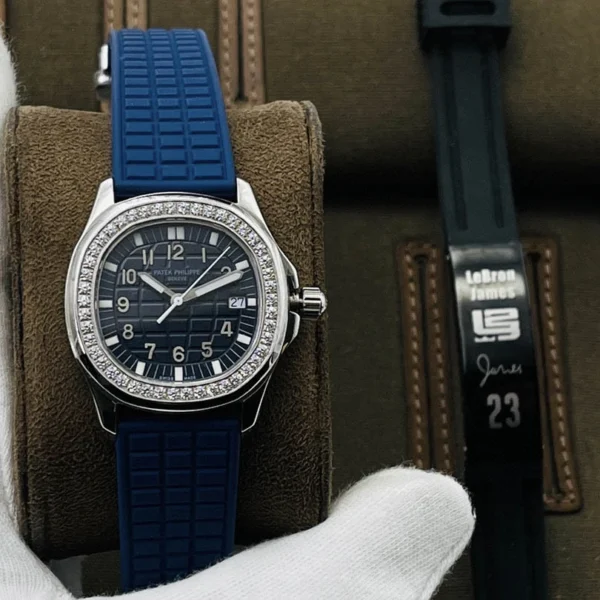 Patek Philippe AQUANAUT Mechanical Watch Size: 35.6 * 9.5 mm