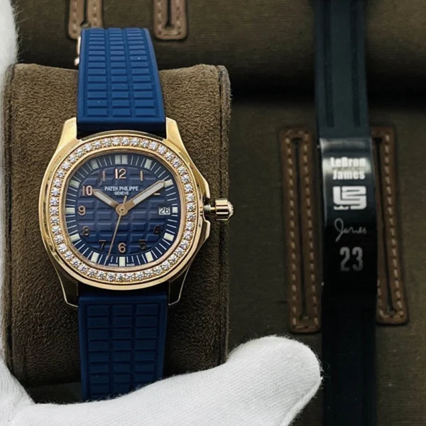 Patek Philippe AQUANAUT Mechanical Watch Size: 35.6 * 9.5 mm