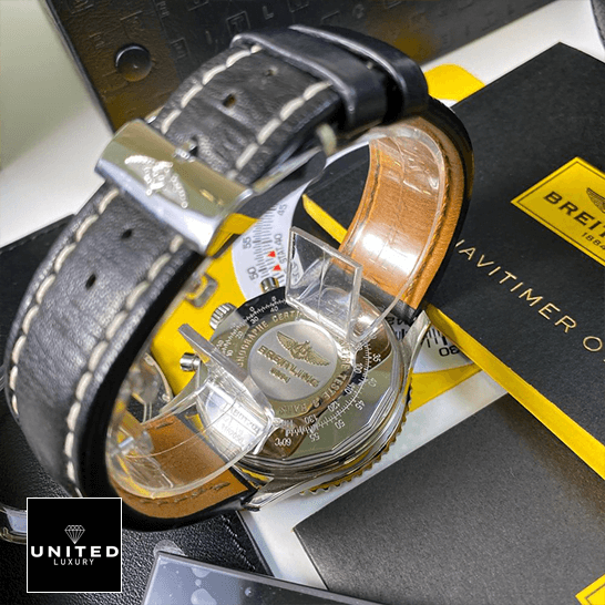 breitling_navitimer_B01_black_chronograph_dial_automatic_AB0127211B1P2_back