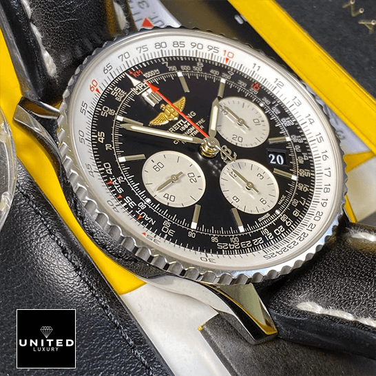 breitling_navitimer_B01_black_chronograph_dial_automatic_AB0127211B1P2_dial