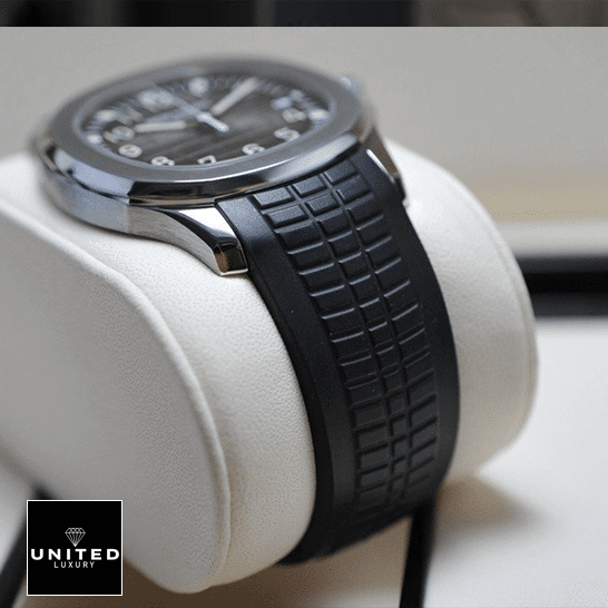 patek-aquanaut-5167A-001-replica-left