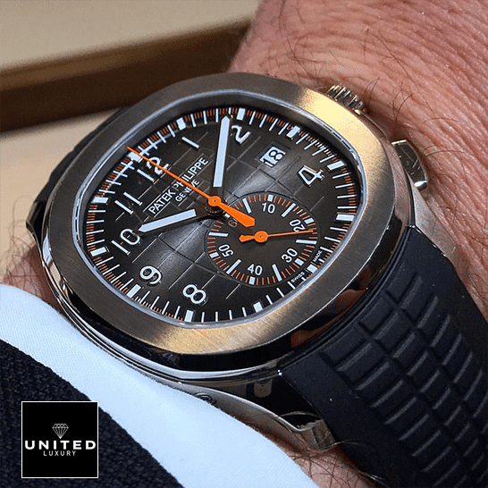 patek_philippe_aquanaut-_5968A001_unitedluxury_hand