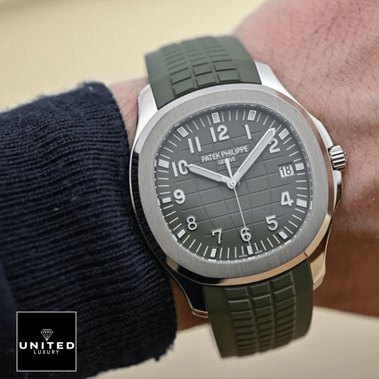 patek_philippe_aquanaut__hand patek_philippe_aquanaut__hand