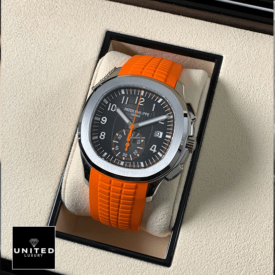 patek_philippe_aquanaut_orange_5968A-001_unitedluxury_left