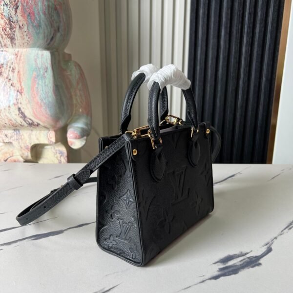 LOUIS VUITTON OnTheGo BB BAG