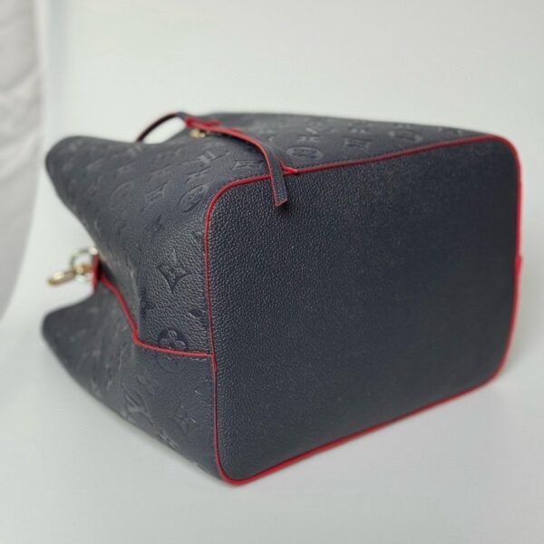 LOUIS VUITTON Black and red bucket handbag