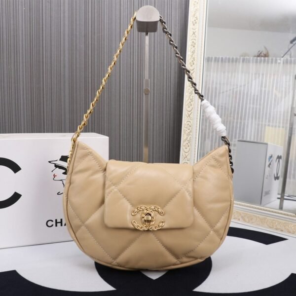 CHANEL Chain hand bag