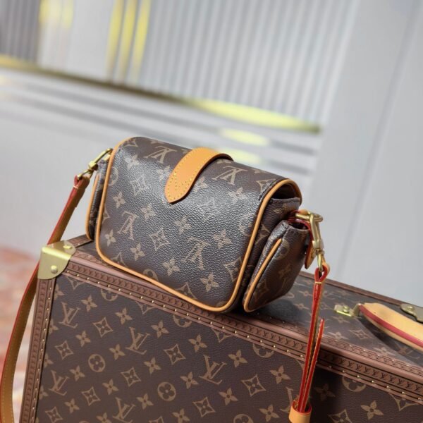 LOUIS VUITTON Monogram Archive Bag