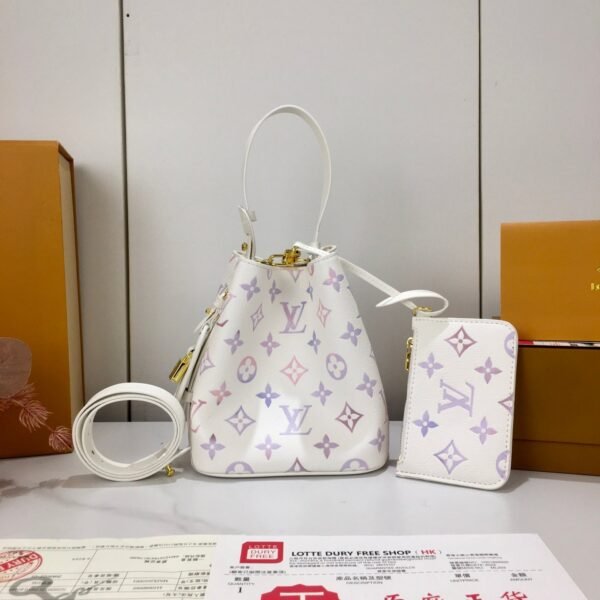 LOUIS VUITTON ALL IN BB Bucket handbag